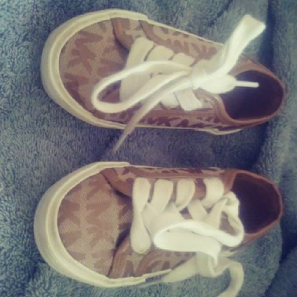Toddler sneakers